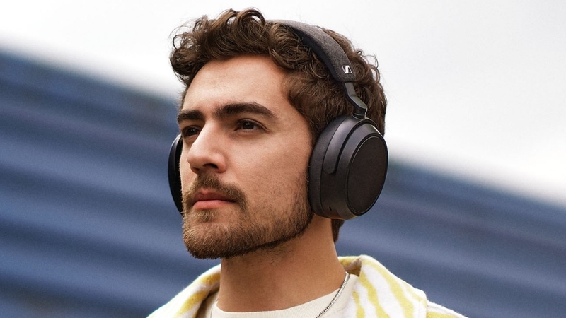 Sennheiser Momentum 4 là mẫu tai nghe bán chạy trên thị trường thiết bị âm thanh