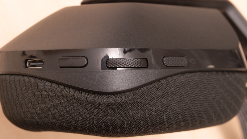 Đánh giá tai nghe Logitech G733 5