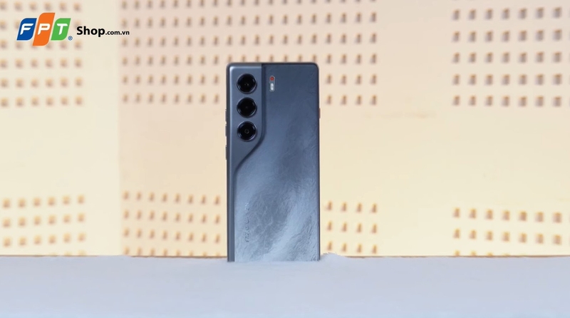 danh-gia-tecno-camon-40-3.jpg