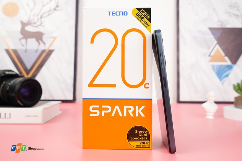 danh-gia-tecno-spark-20c-f.jpg