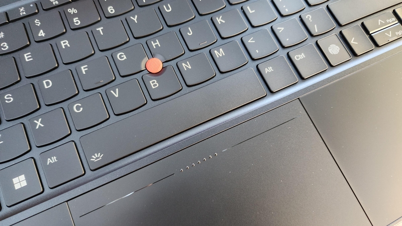 đánh giá ThinkPad Z13 - Hình 6