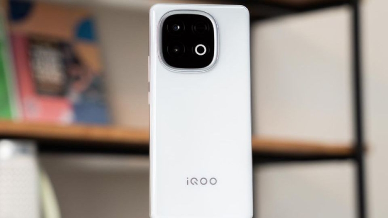 Đánh giá vivo iQOO Z10 Turbo Plus 1