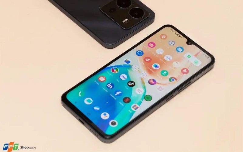 Màn hình AMOLED hiển thị tốt, đáp ứng nhu cầu hằng ngày