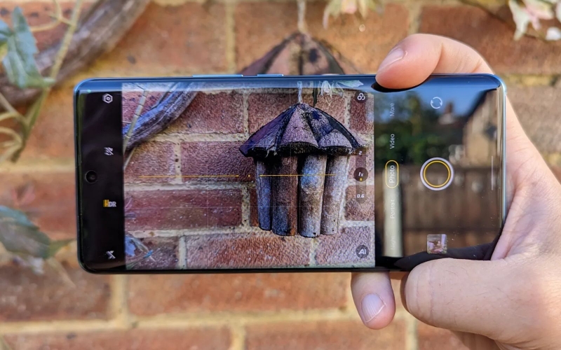 Camera 64MP cho chất ảnh hài hòa, dễ dùng
