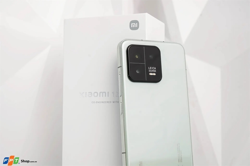 Đánh giá Xiaomi 13 8
