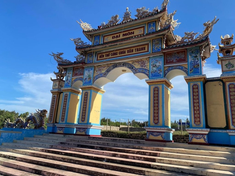 Đền thờ Công Chúa Bàn Tranh - Đảo Phú Quý