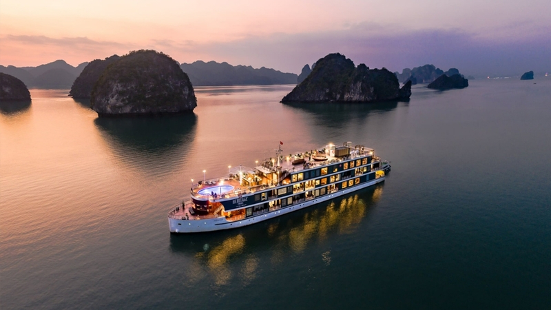 Trải nghiệm tận hưởng du thuyền sang trọng trên biển