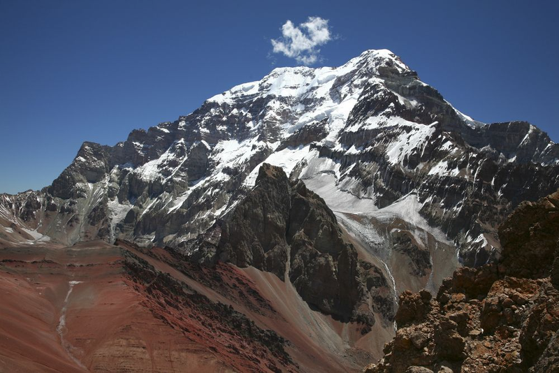 Dãy núi Andes nằm ở châu lục nào?
