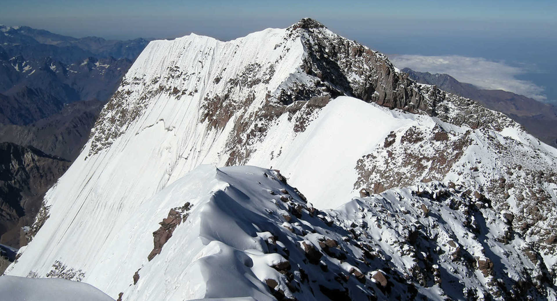 Dãy núi Andes nằm ở đâu?