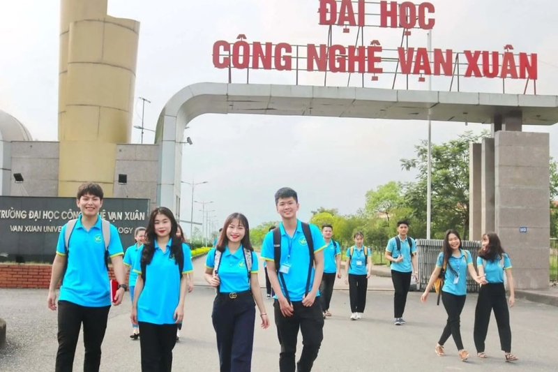 Giới thiệu về Đại học Công nghệ Vạn Xuân