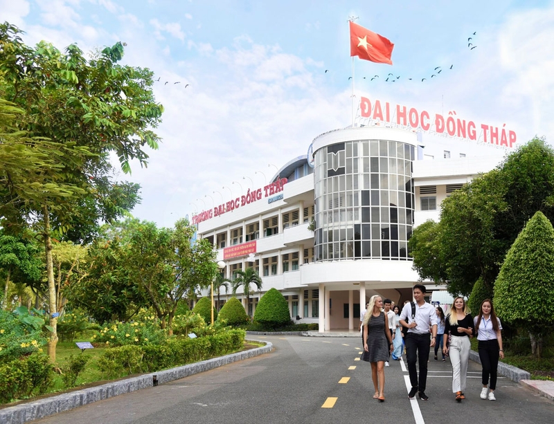 tuyen sinh dai hoc dong thap
