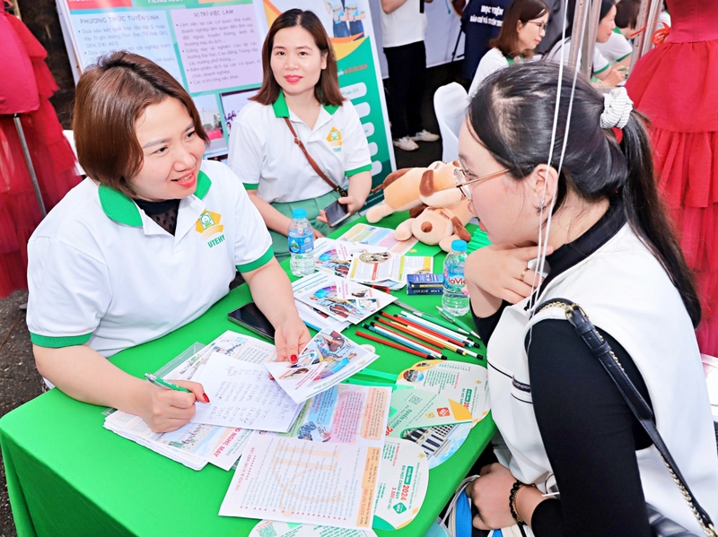 thong tin tuyen sinh dai hoc su pham ky thuat hung yen