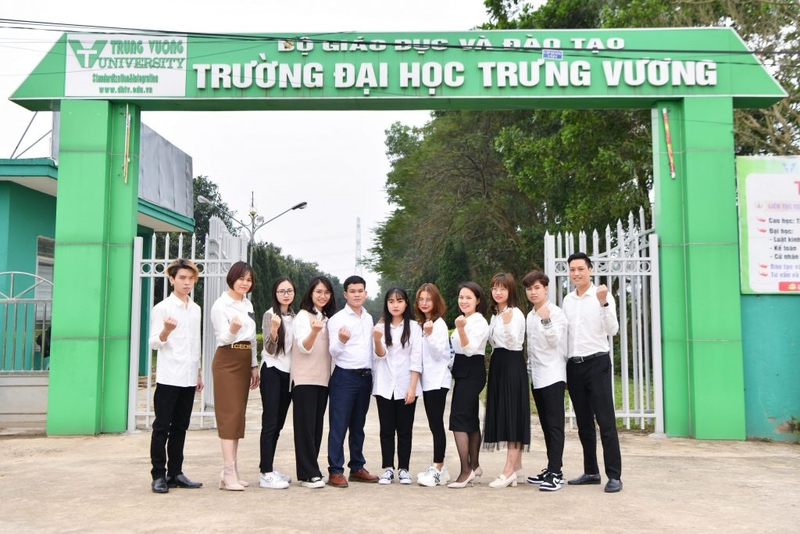 tuyen sinh dai hoc trung vuong