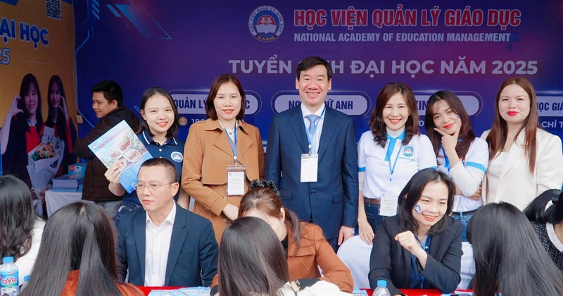 thong tin tuyen sinh vien quan ly giao duc