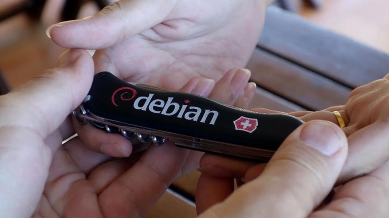 Debian - 09