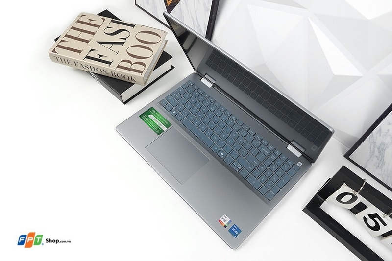 Laptop Dell Inspiron 16 N5640 (hình 3)