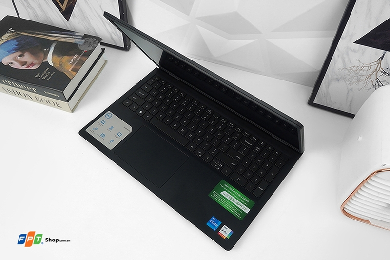 dell-inspiron-n3520-9.jpg