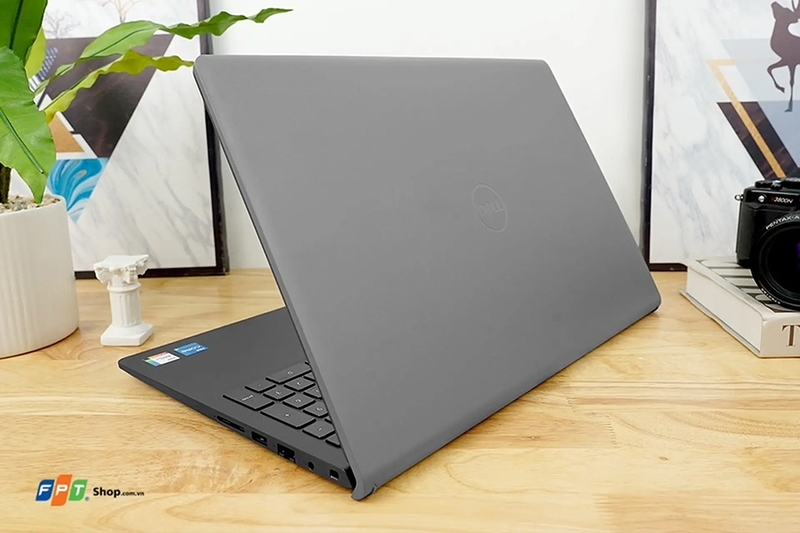 Đánh giá Dell Vostro 3520 - 06