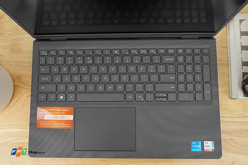 Đánh giá Dell Vostro 3520 - 10