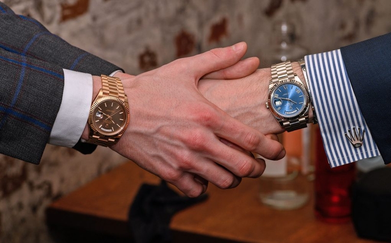 Đeo đồng hồ tay nào