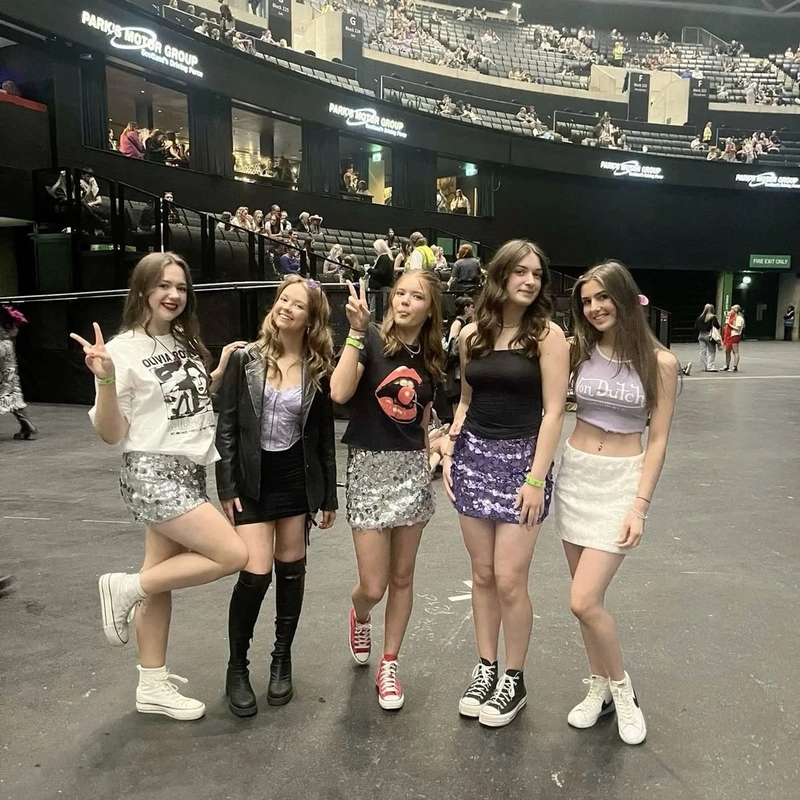 Đi concert mặc gì 13