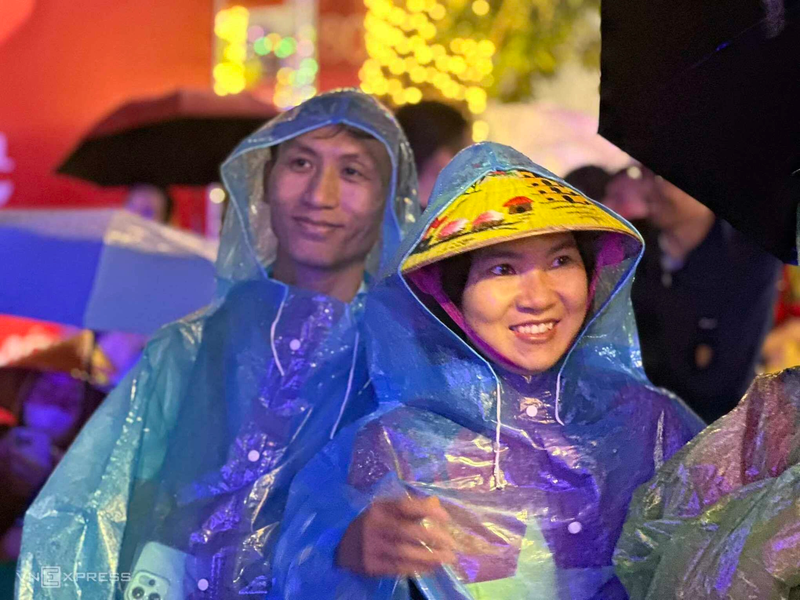 Áo mưa mỏng