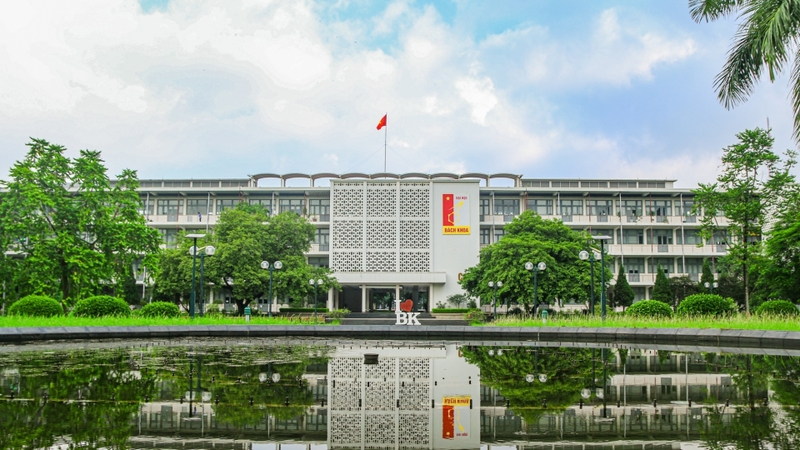 Nộp hồ sơ nhập học và nhập học