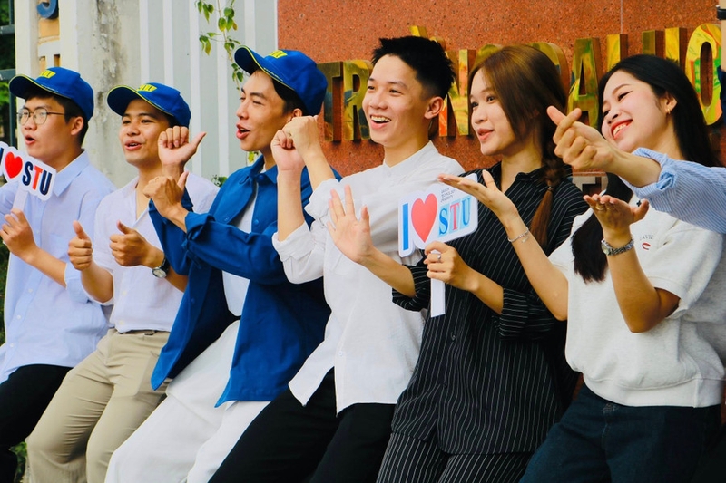 hoc phi dai hoc cong nghe sai gon 2025