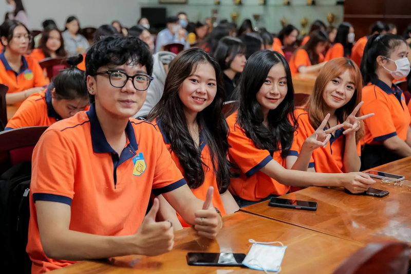 cap nhat diem chuan dai hoc cong nghe tphcm 2025