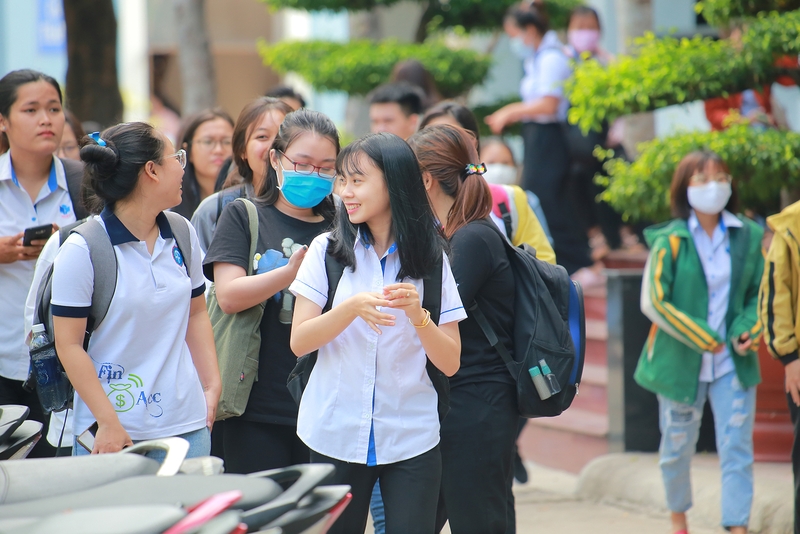 huong dan nhap hoc dai hoc cong thuong tphcm