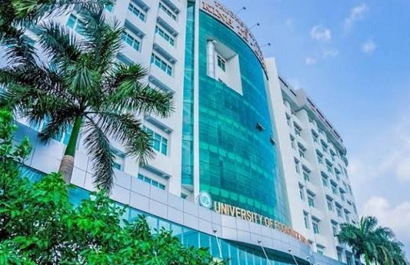 điểm chuẩn đại học kinh tế luật đhqg tphcm 2026 ảnh 1