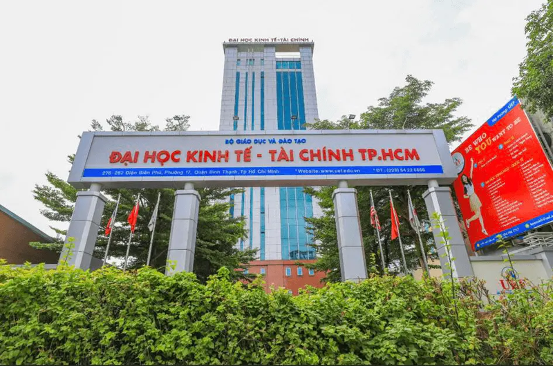 cap nhat diem chuan dai hoc kinh te tai chinh tphcm 2025