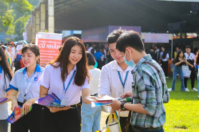 Điểm chuẩn Đại học Lao động Xã hội Hà Nội 2025 (ảnh 4)