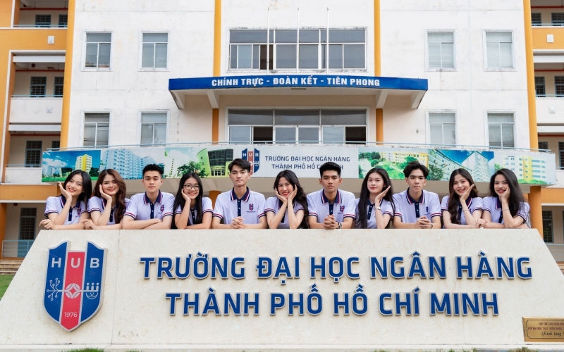 Phương thức 1: Xét tuyển thẳng và ưu tiên theo quy định