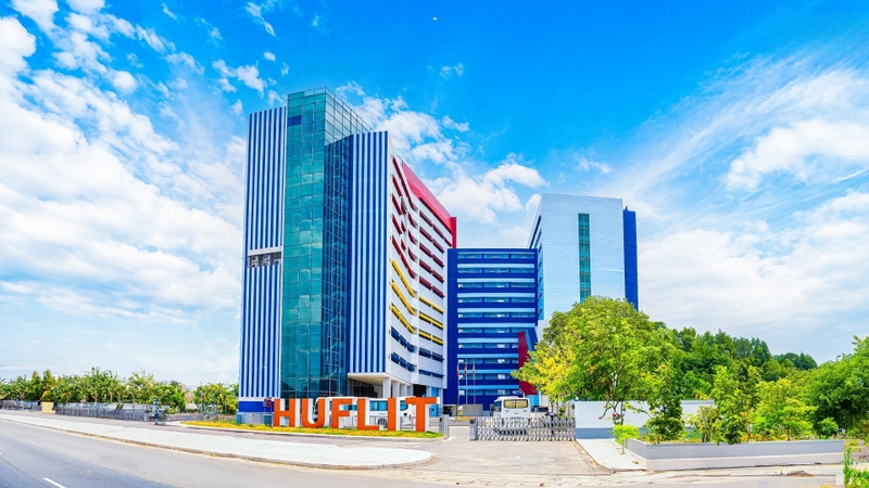Đánh giá điểm chuẩn Đại học Ngoại ngữ - Tin học TP.HCM 2025