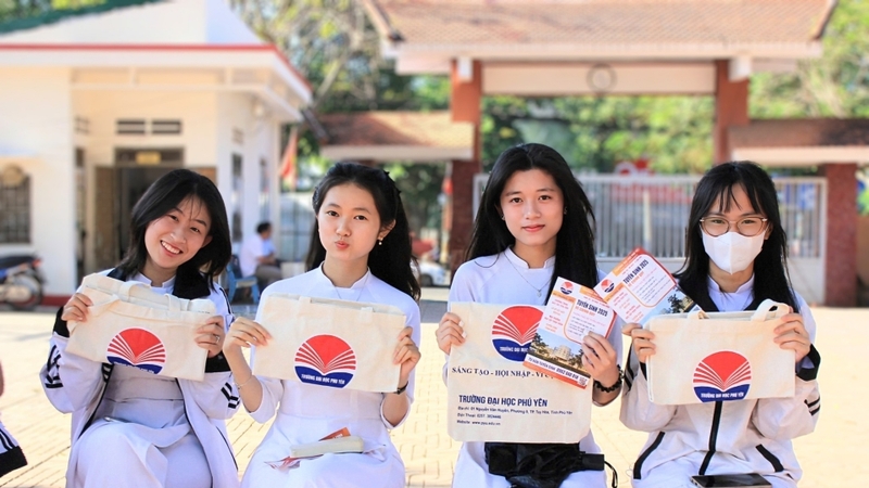 Xét điểm thi tốt nghiệp THPT 2025