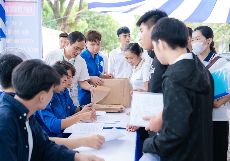 điểm chuẩn Đại học Sư phạm Kỹ thuật Vinh 2025 4