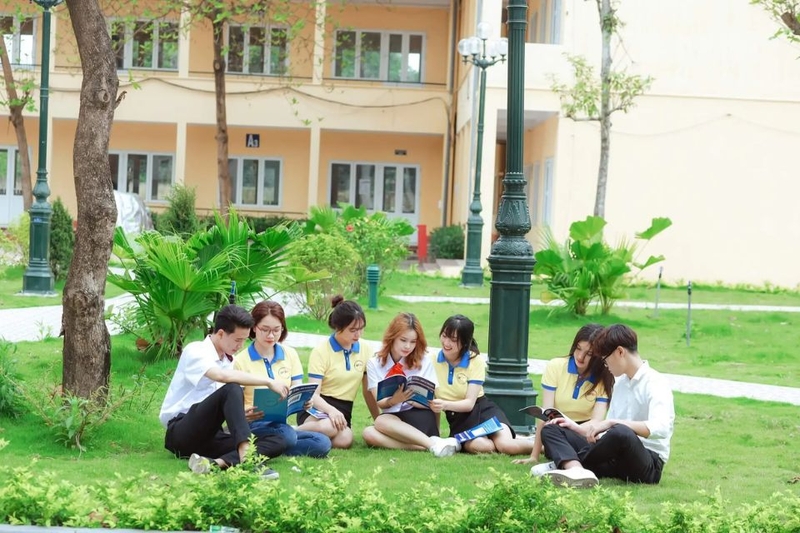 Điểm chuẩn Đại học Tài chính - Quản trị kinh doanh 2025 (ảnh 2)
