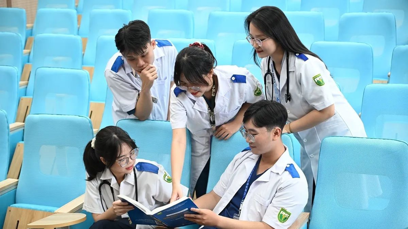 Y tế công cộng có điểm chuẩn thấp nhất