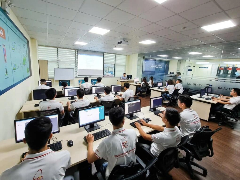 Nhóm kỹ thuật, công nghệ
