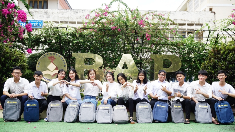 Đăng ký ký túc xá và tạm trú