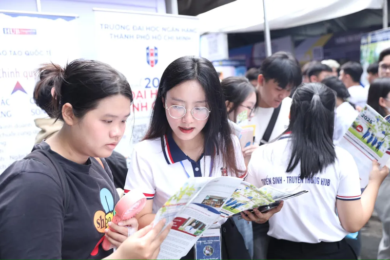 chi tieu tuyen sinh hub