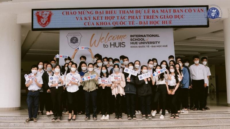 Thông tin các kênh hỗ trợ dành cho tân sinh viên Khoa Quốc tế - Đại học Huế