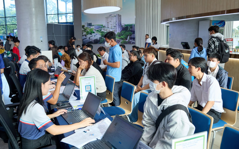 Điểm chuẩn Trường Đại học Quản lý và Công nghệ TP.HCM 2026 3