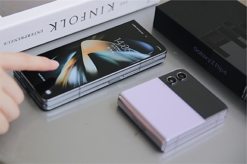 điện thoại cặp đáng mua nhất dịp valentine 2025 hình 1