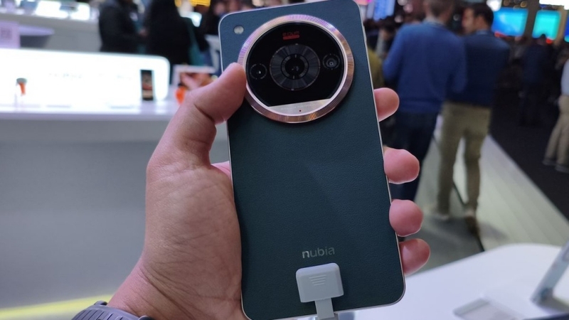 Nubia Focus 2 Ultra tích hợp vòng ống kính xoay tương tự như máy ảnh chuyên nghiệp