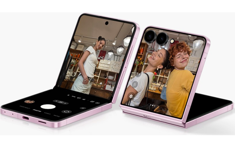 Điện thoại gập dọc phù hợp với người yêu thích thời trang và thường xuyên chụp ảnh cá nhân