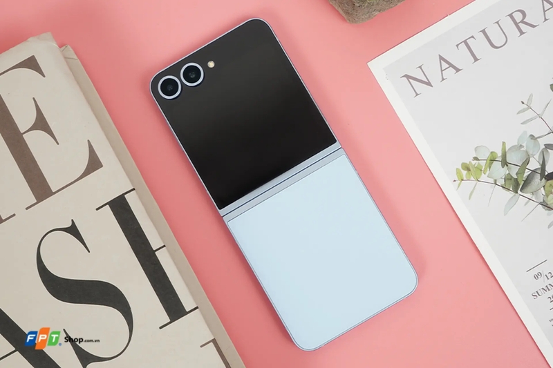 Điện thoại gập phiên bản nào đáng mua nhất hình 1