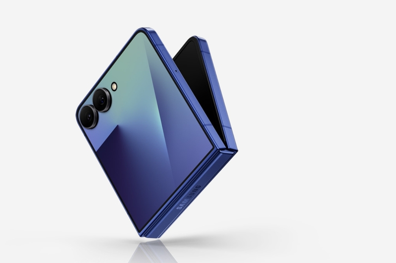 điện thoại gập phù hợp với ai hình 1