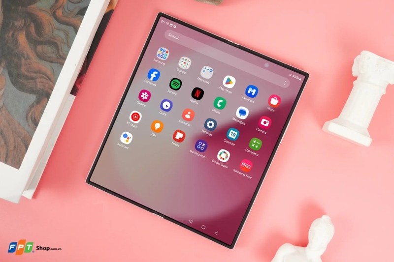 điện thoại gập phù hợp với ai hình 5